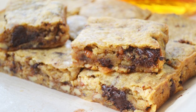 Rolling Spoon Bourbon Blondies